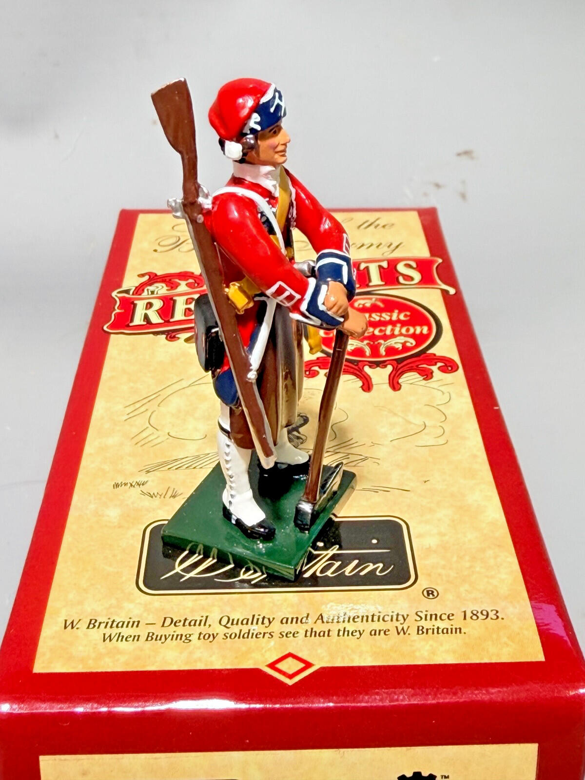 W. BRITAINS #43101 REDCOATS BRITISH PIONEER  1st foot guard 1755 NOS 54MM