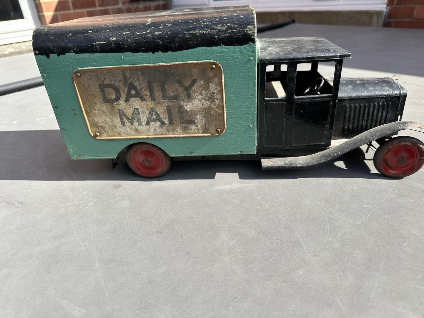 LINES BROTHERS TRI-ANG BEDFORD DAILY MAIL VAN PRE WAR LARGE PRESSED STEEL RARE