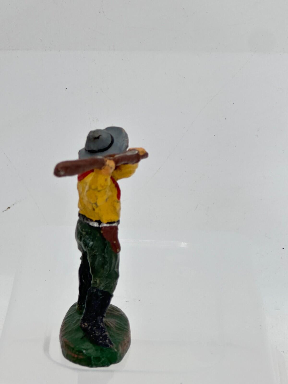Elastolin Hausser German composite cowboy with swinging club 6965 7CM SCALE
