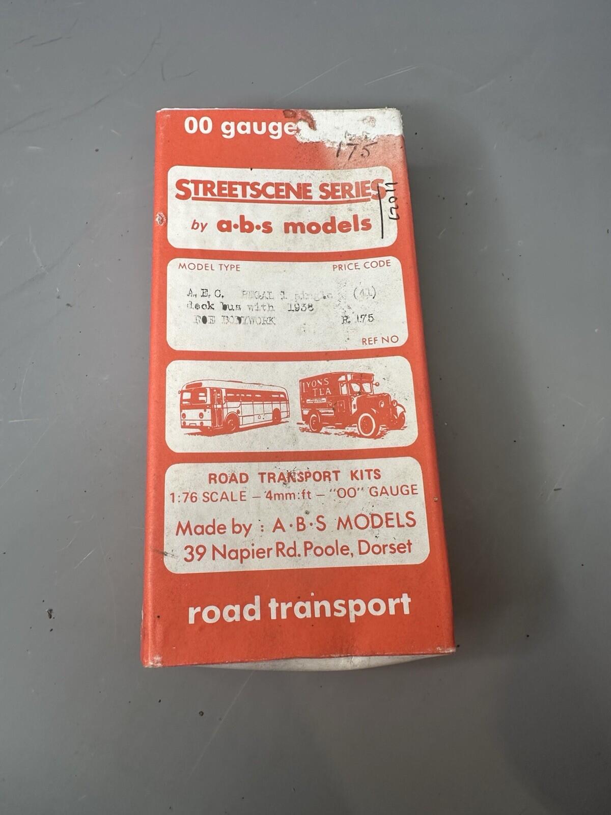 bus 1/76 bus AEC REGAL SINGLE DECK  BUS  Streetscene model WHITE METAL