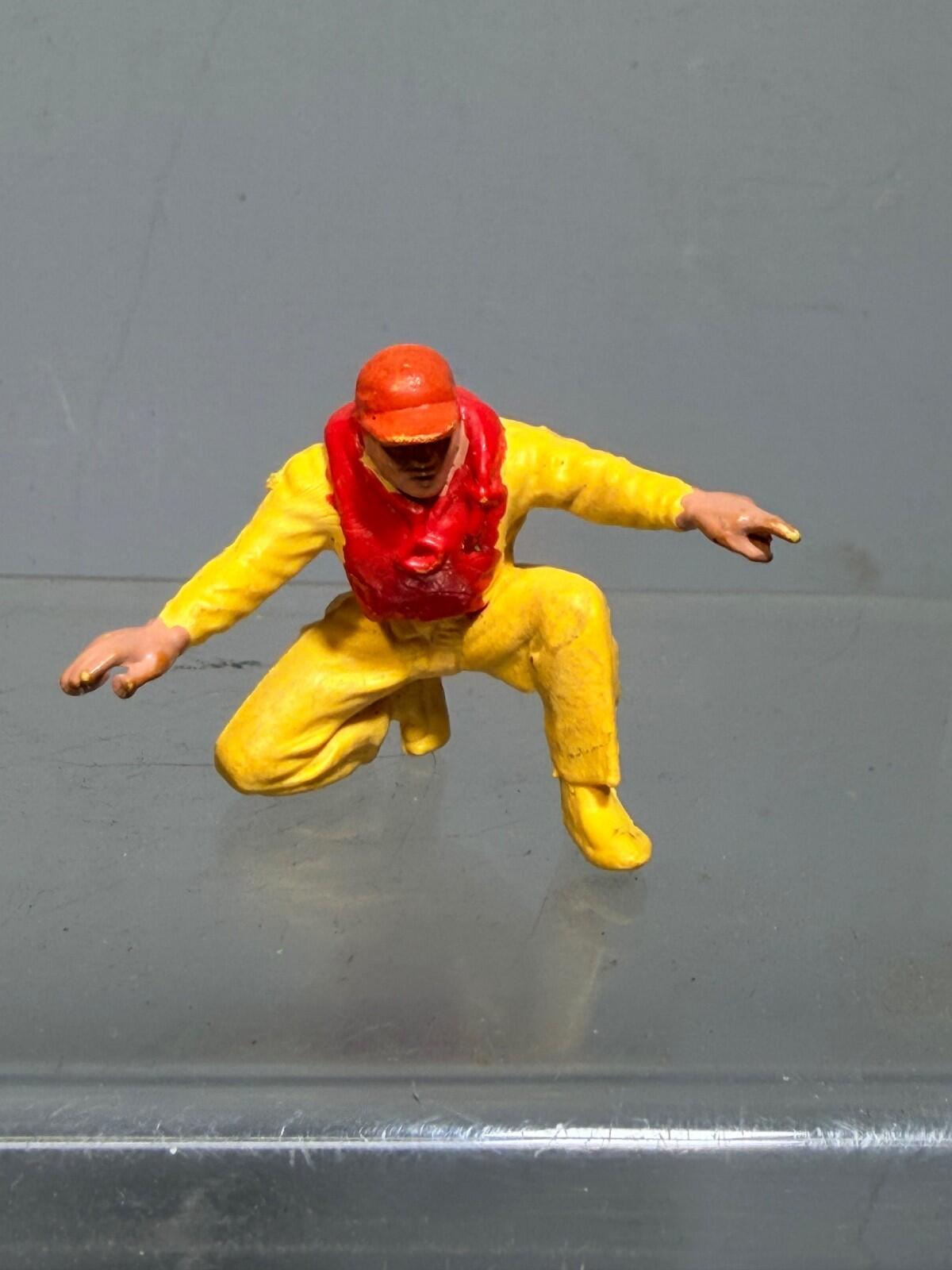Britains deetail life boat crew x 2 yellow plastic mint