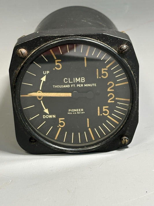 Ww2 American Fighter And Bomber -cockpit Gauge Climb Thousand Ft Per Min