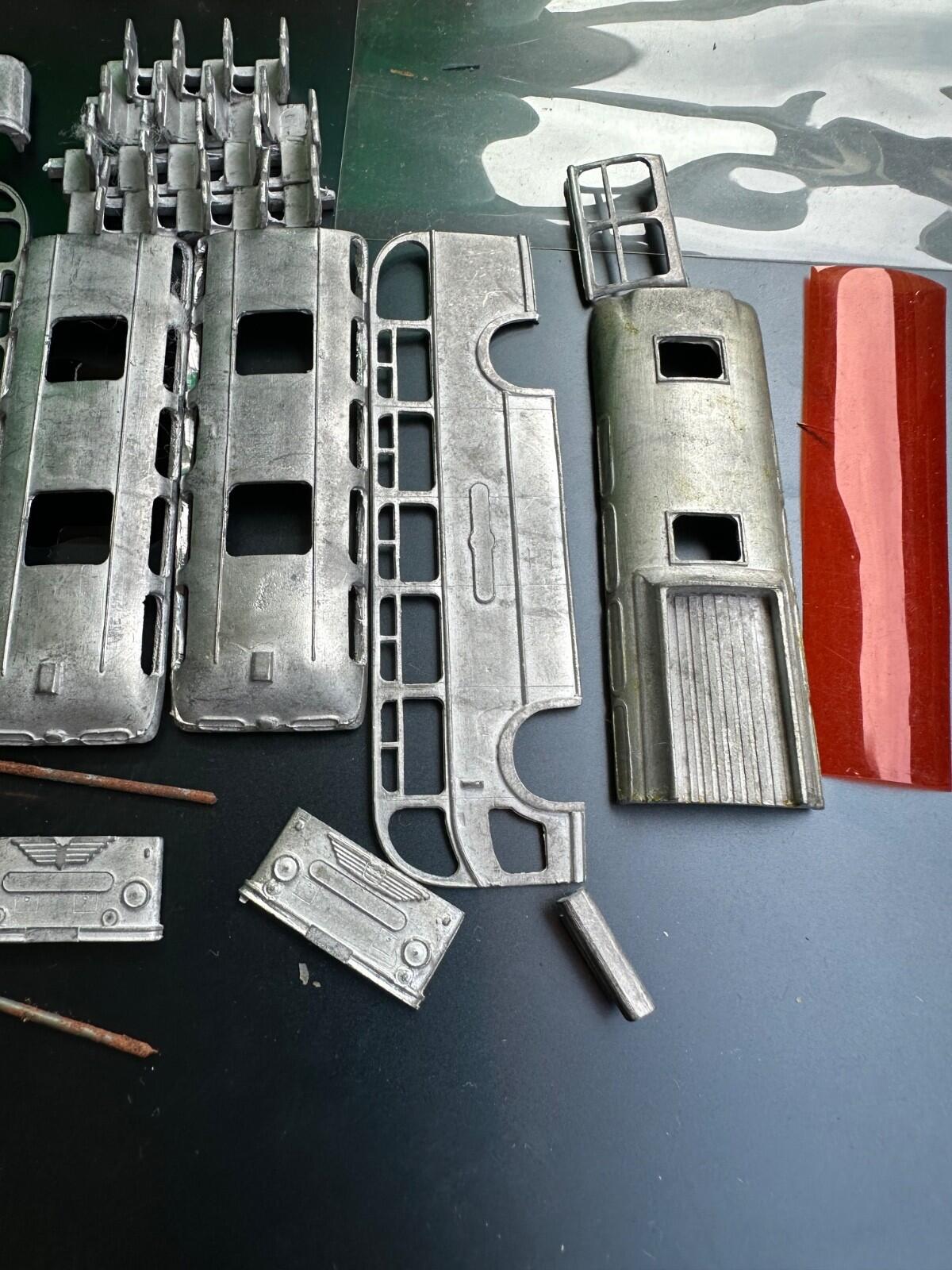 Westward Bristol ECW LS Touring Coach 4mm OO White Metal Kit complete old stock