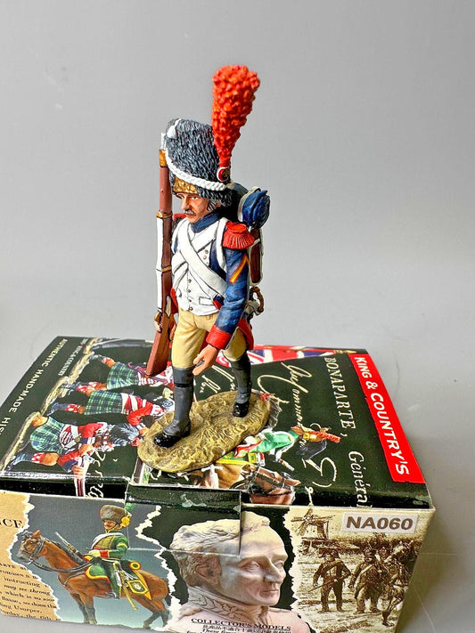NAPOLEONIC na060 IMPERIAL GUARD WITH RIFLE  new KING & COUNTRY